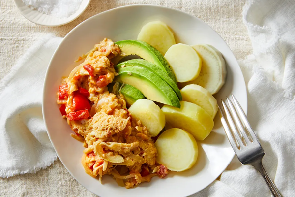 Nigerian-style spicy eggs & yams