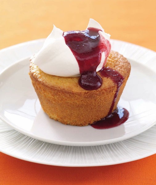 Nikki's yogurt cakes with two sauces