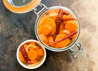 Ninfa's spicy pickled carrots 