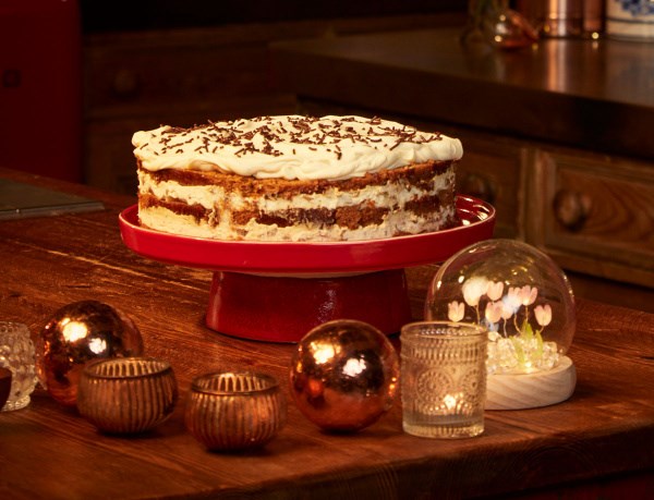 No-bake Advocaat and ginger cake