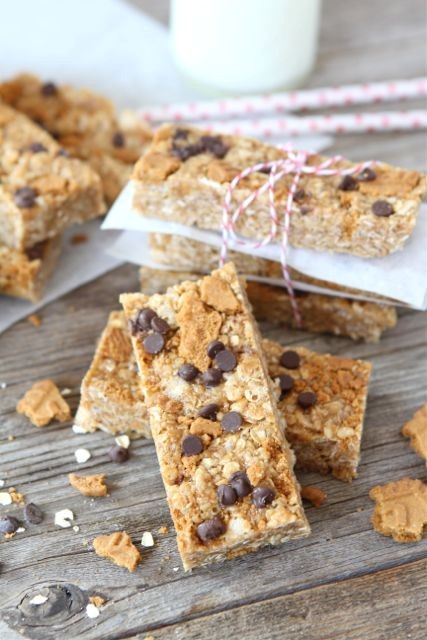 No-bake Biscoff granola bars