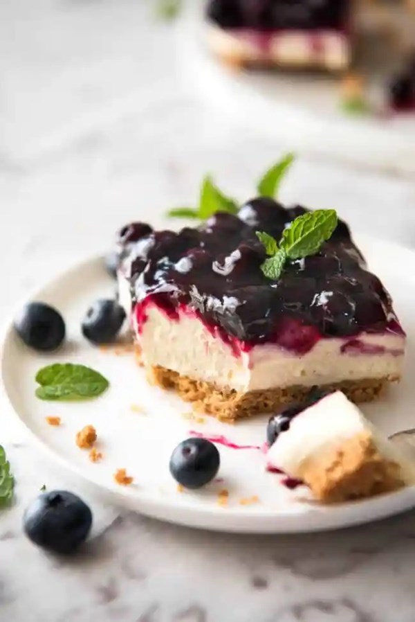 No bake blueberry cheesecake bars
