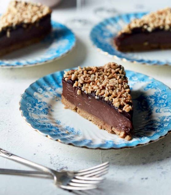 No-bake chocolate and hazelnut cheesecake (Cheesecake a freddo alla crema di cioccolato e noccioline)