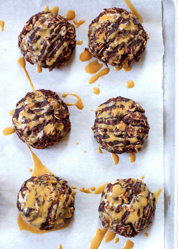 No-bake chocolate and peanut butter cookies