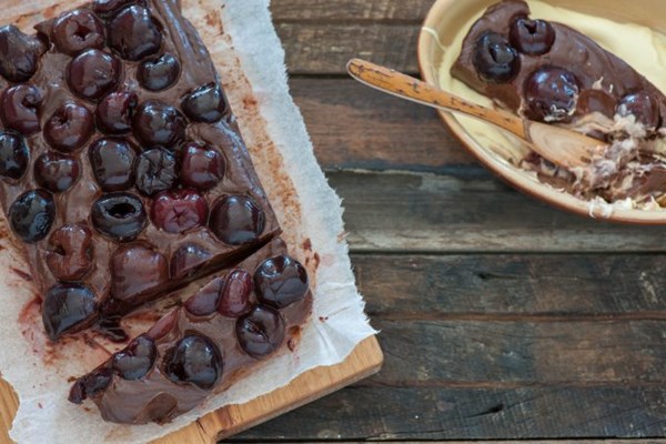 No-bake chocolate cherry ‘cake’