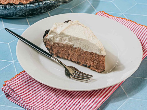 No-bake chocolate Kahlua pie
