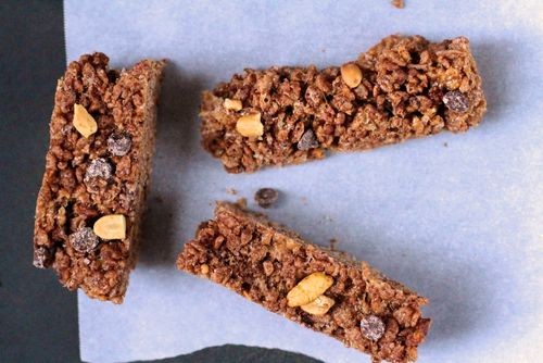No-bake chocolate-peanut butter cereal bars