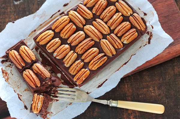 No-bake chocolate pecan 'pie'