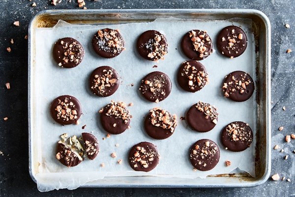 No-bake chocolate peppermint cookies 