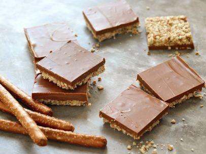No-bake chocolate-pretzel-peanut butter squares