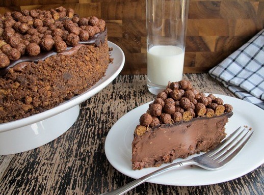 No-bake chocolatey Cocoa Puffs® cheesecake