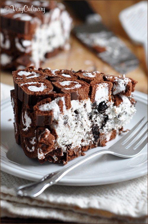 No-bake cookies and cream Swiss roll cake