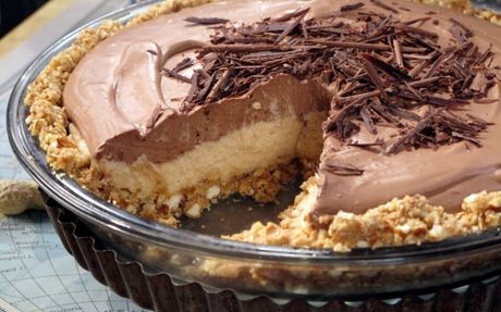 No-bake cream cheese peanut butter pie