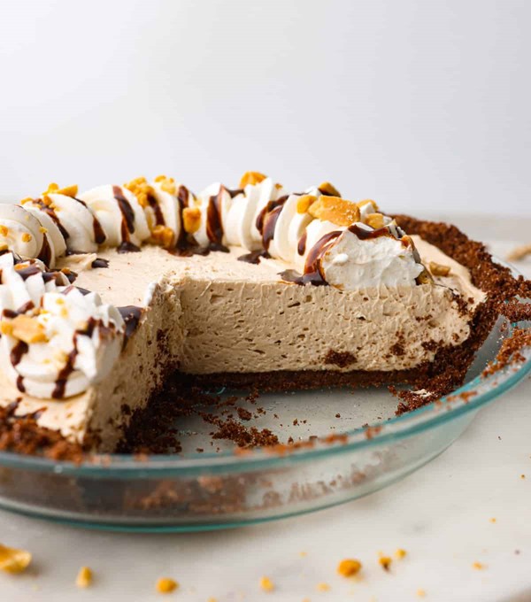 No-bake cream cheese peanut butter pie