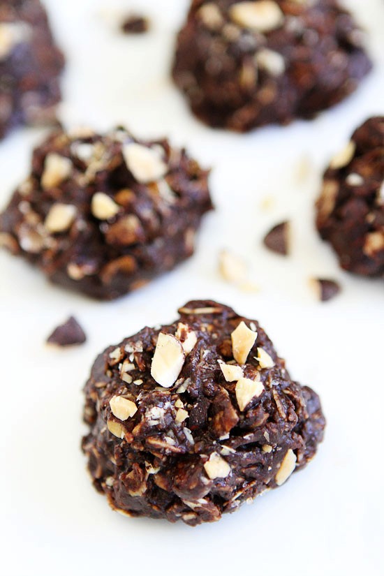 No-bake dark chocolate almond cookies