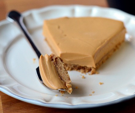 No bake dulce de leche cheesecake with no-bake graham cracker crust