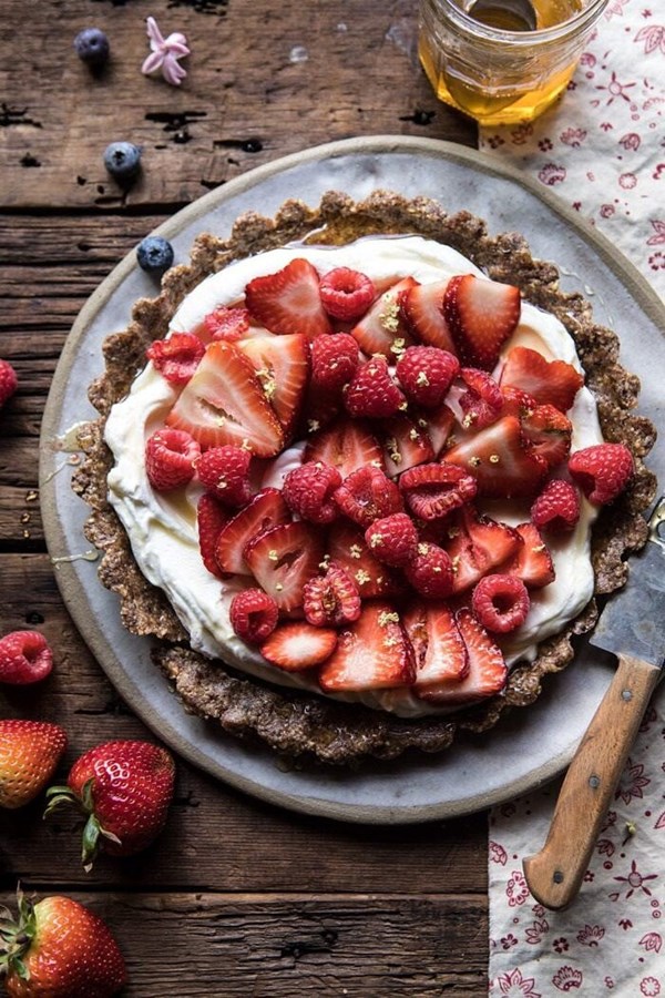 No bake Greek yogurt fruit tart