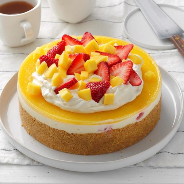 No-bake mango strawberry cheesecake