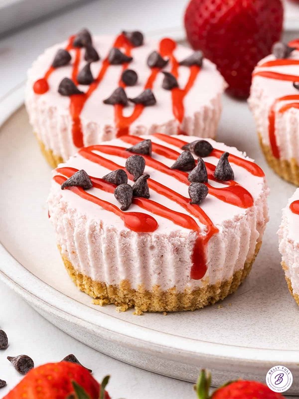 No bake mini strawberry cheesecakes