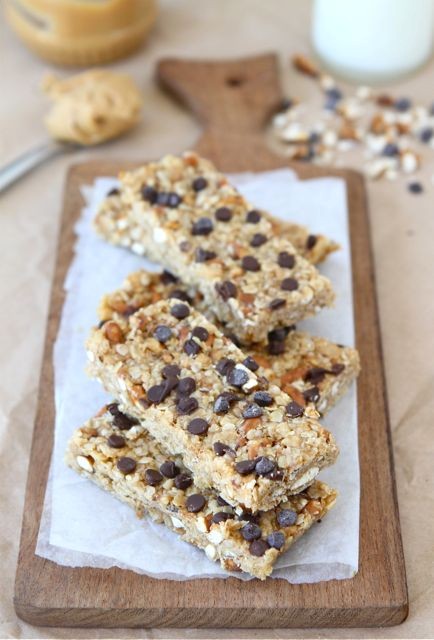 No-bake peanut butter pretzel chocolate chip granola bars