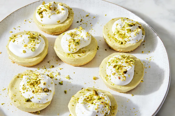 No-bake pistachio mini cheesecakes