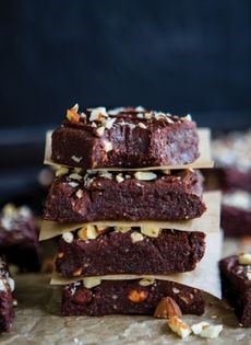 No-bake raw, vegan brownies