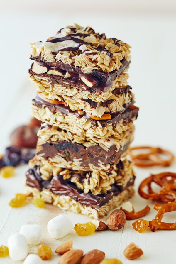 No-bake salted chocolate oatmeal bars