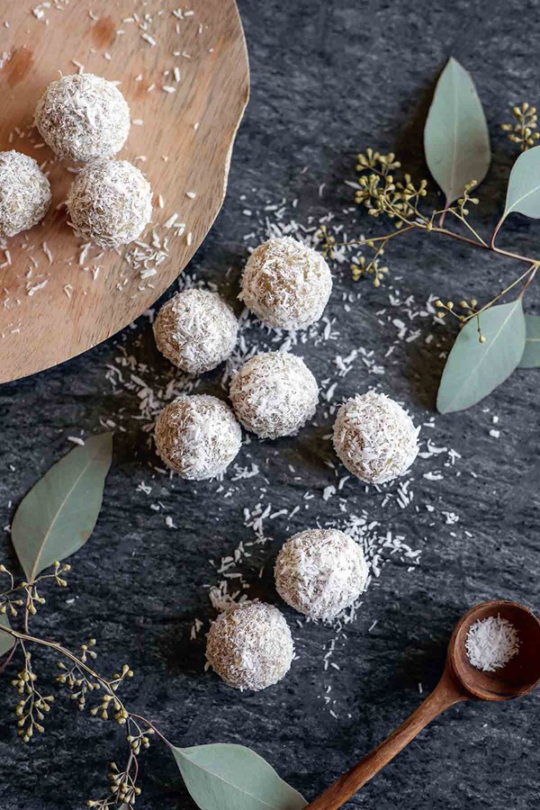 No-bake snowballs