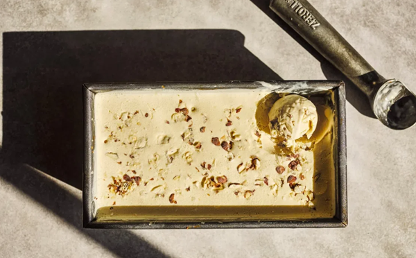 No-churn hazelnut espresso ice cream (Hufen iâ espesso cnau cyll)