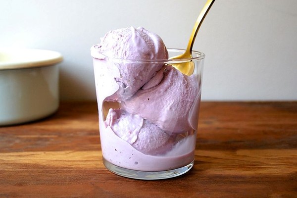 No-cook blackberry lemon ice cream
