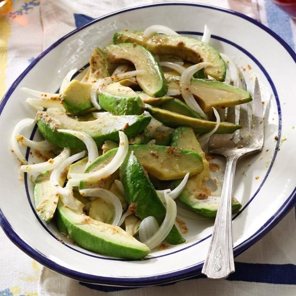 No-fuss avocado onion salad