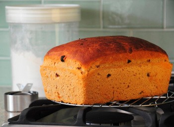 No knead cinnamon raisin bread