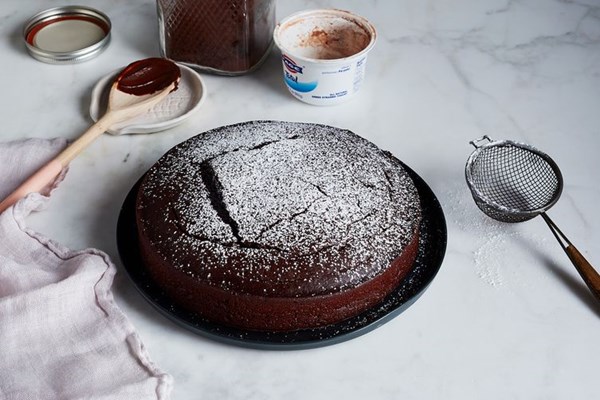 No-measure chocolate cake