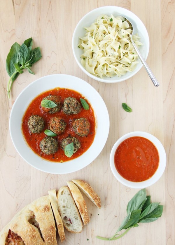 No-roll turkey meatballs with spinach & raisins