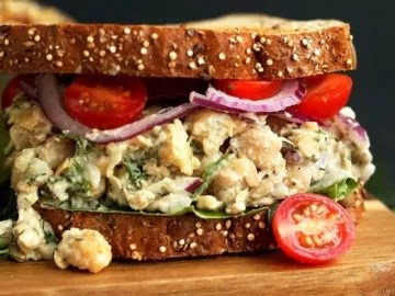 “No tuna” salad sandwiches 