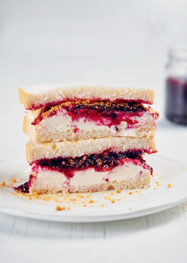 No.15 A jam sandwich