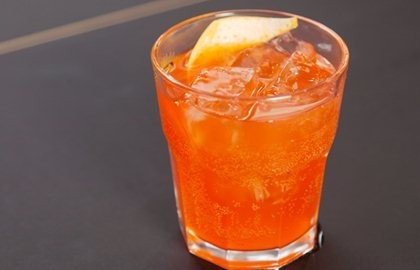 Non-alcoholic Aperol spritz