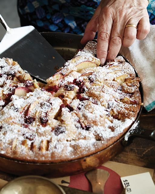 Nonna Pia's apple pie
