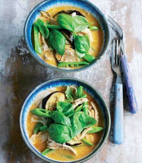 Noodle, chicken and aubergine coconut laksa