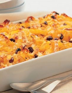 Noodle kugel flavoured with apple and cinnamon