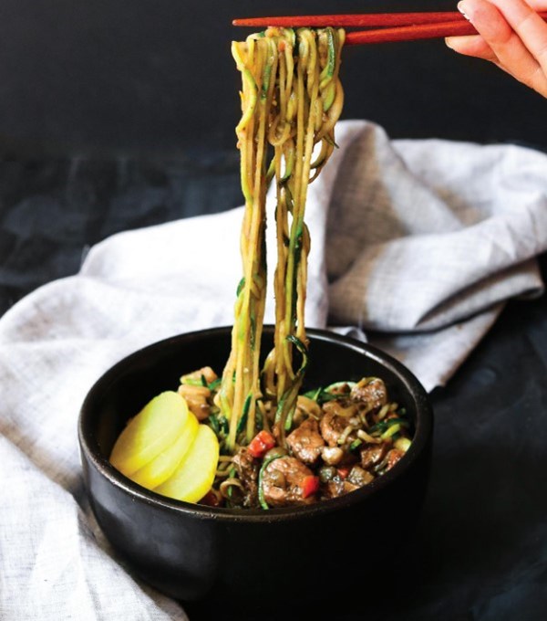 Noodles in black "soybean" sauce (Jjajangmyun)