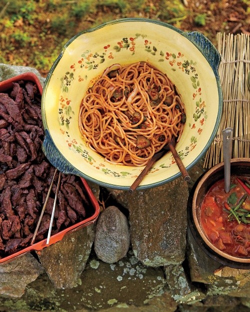 Noodles with spicy cucumbers