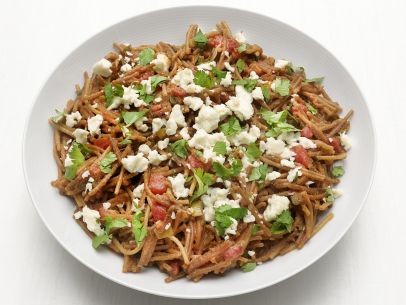 Noodles with spicy tomato sauce