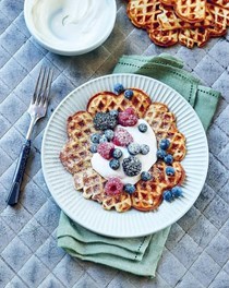 Nordic heart waffles - vanilla skyr/quark and tart berry topping