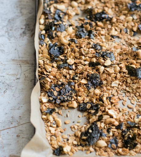 Nori granola