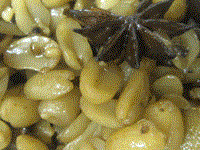 Northern style stewed peanuts (Beifangshi lu huasheng / 北方式滷花生)