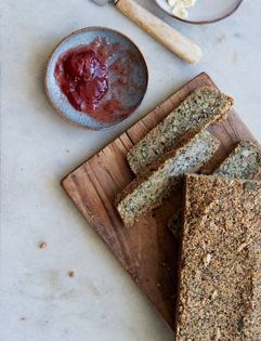 Nut bread (Nøddebrød)