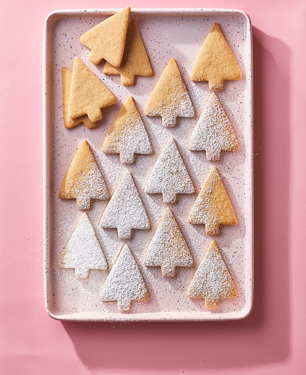 Nut butter shortbread trees