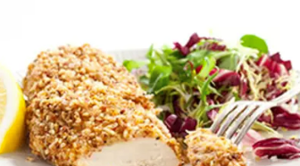 Nut-crusted chicken breasts with lemon and thyme