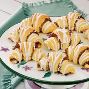 Nut-filled butterhorns
